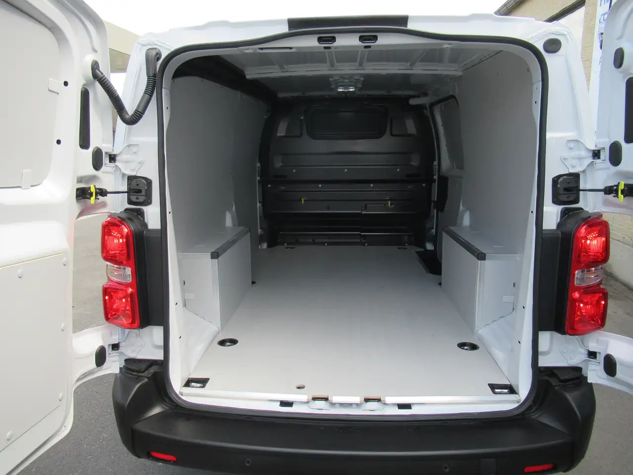 Fiat Scudo L3,bte auto, 145cv, neuf, 25900€+TVA - Furgão: foto 5 Fiat Scudo L3,bte auto, 145cv, neuf, 25900€+TVA - Furgão: foto 5