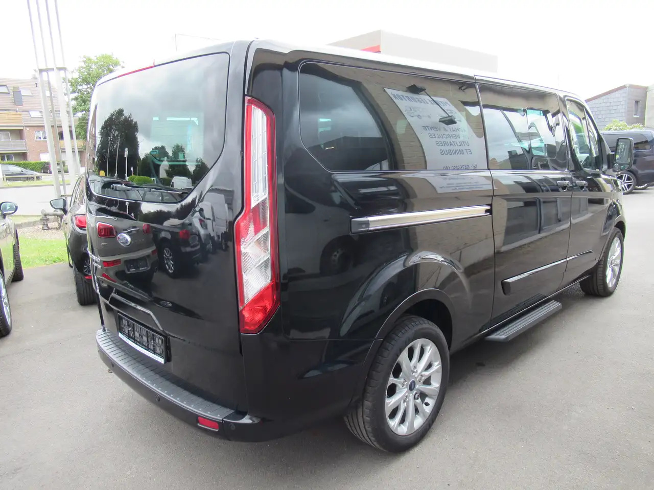 Ford Tourneo Custom 2.0 TDCi L2H1 - Furgão de passageiros: foto 2 Ford Tourneo Custom 2.0 TDCi L2H1 - Furgão de passageiros: foto 2