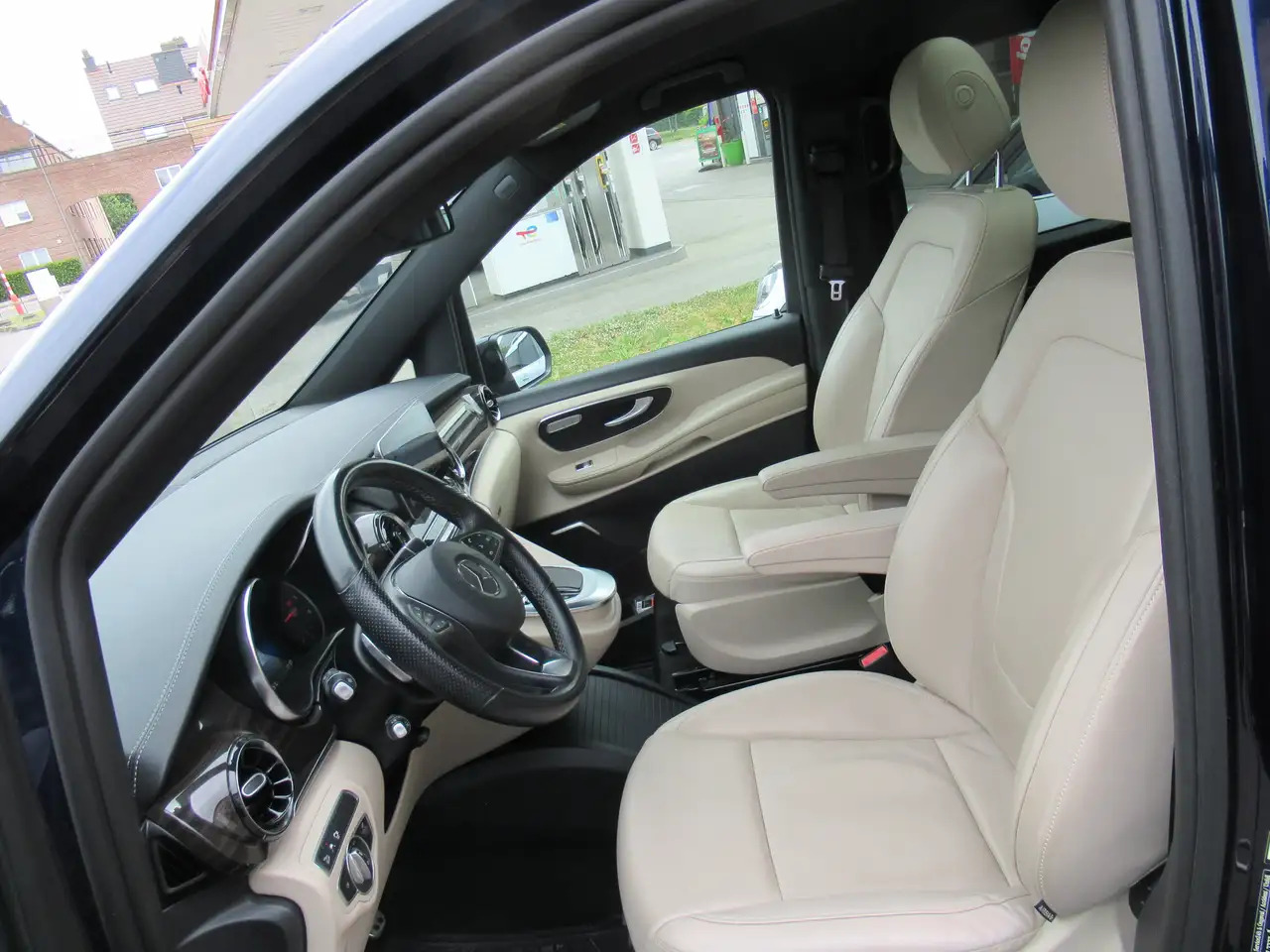 Mercedes-Benz V 300 d 4-Matic MWB toit pano 45000€+tva/btw - Carrinha cabine dupla: foto 5 Mercedes-Benz V 300 d 4-Matic MWB toit pano 45000€+tva/btw - Carrinha cabine dupla: foto 5