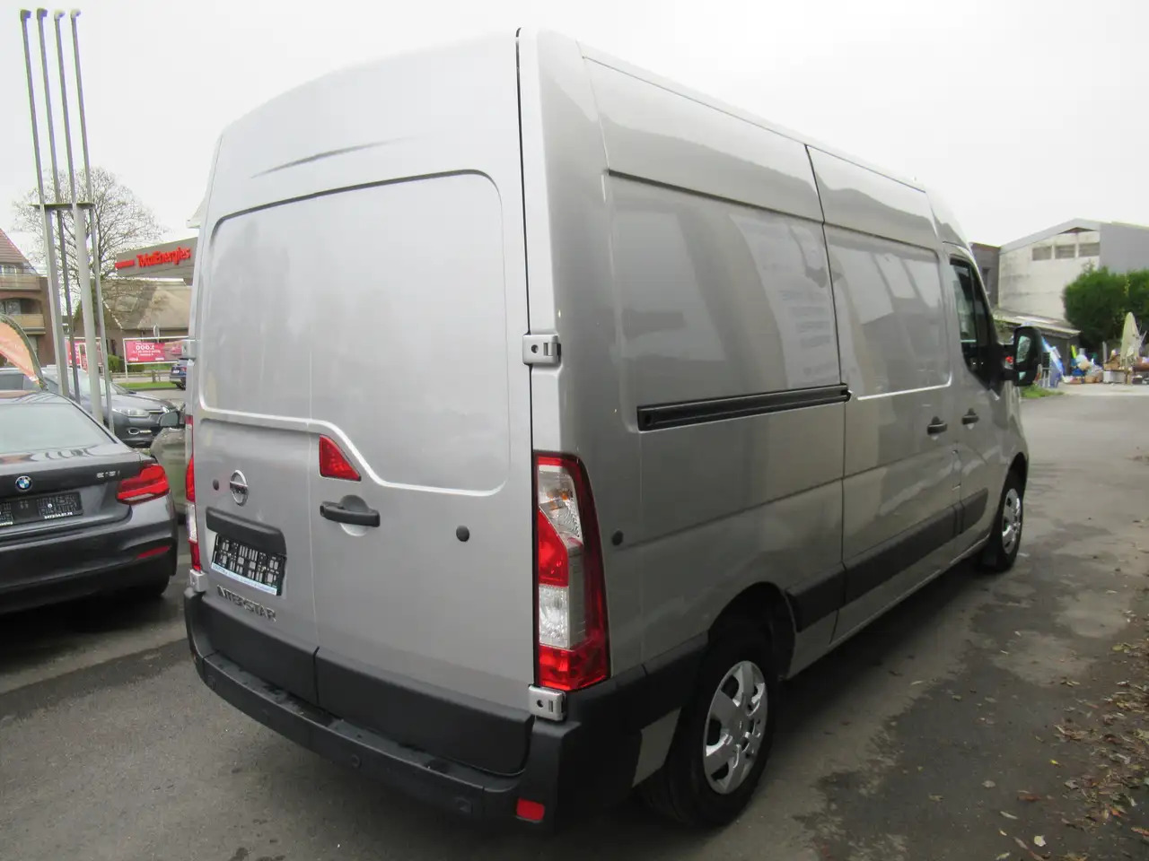 Nissan Interstar L2H2 clim navi 16500€+tva/btw - Furgão: foto 2 Nissan Interstar L2H2 clim navi 16500€+tva/btw - Furgão: foto 2