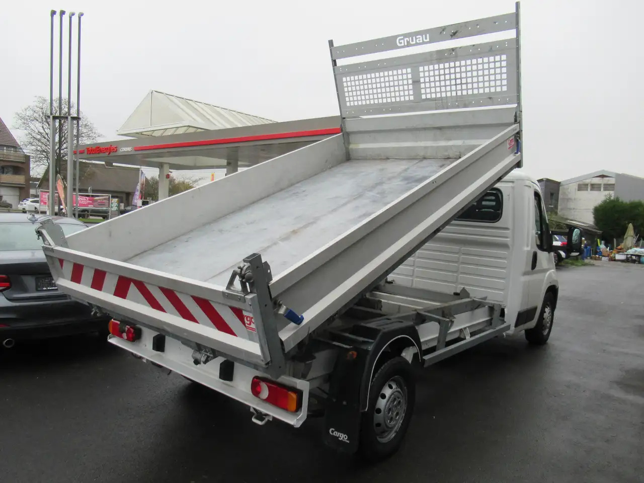 Peugeot Boxer BENNE BACULANTE 19000€+TVA/BTW - Carrinha basculante: foto 2 Peugeot Boxer BENNE BACULANTE 19000€+TVA/BTW - Carrinha basculante: foto 2