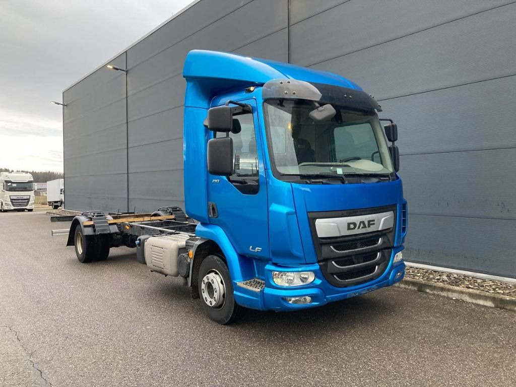 DAF LF 210 FA Standheizung / 5.00m Rd / 7.490kg - Camião de lona: foto 1 DAF LF 210 FA Standheizung / 5.00m Rd / 7.490kg - Camião de lona: foto 1