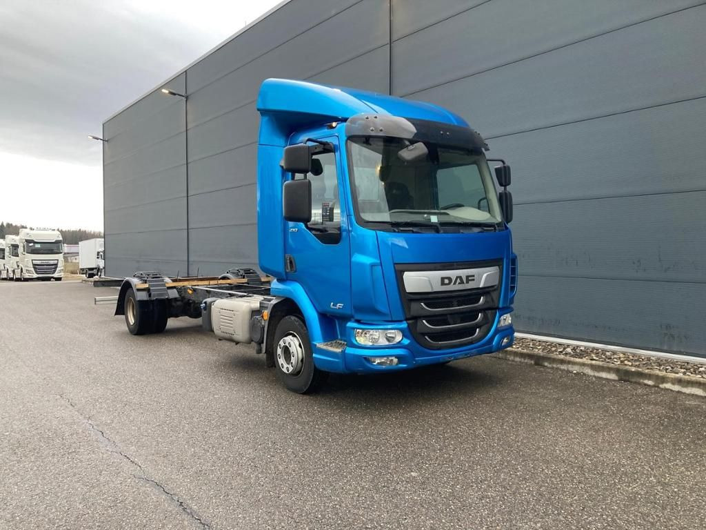 DAF LF 210 FA Standheizung / 5.00m Rd / 7.490kg - Camião de lona: foto 3 DAF LF 210 FA Standheizung / 5.00m Rd / 7.490kg - Camião de lona: foto 3