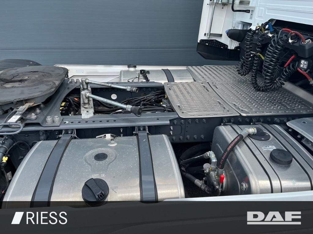 DAF XG+ 530 FT Alcoa Leder Intarder Standklima Hydra DAF XG+ 530 FT Alcoa Leder Intarder Standklima Hydra - Tractor: foto 4 DAF XG+ 530 FT Alcoa Leder Intarder Standklima Hydra DAF XG+ 530 FT Alcoa Leder Intarder Standklima Hydra - Tractor: foto 4