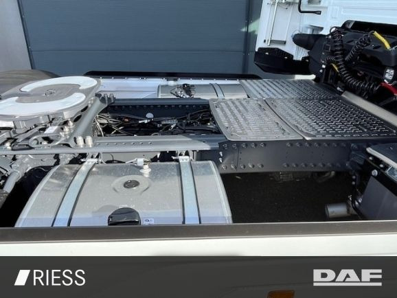 DAF XG 530 FT Alcoa Leder Vollluft Standklima - Tractor: foto 5 DAF XG 530 FT Alcoa Leder Vollluft Standklima - Tractor: foto 5