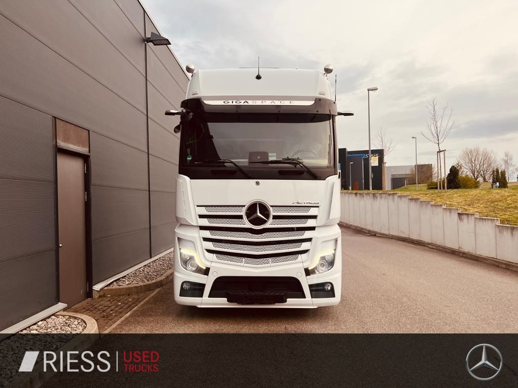 Mercedes-Benz 1851 LS GigaSpace Vollluft BiXenon KlimaA Navi Mercedes-Benz 1851 LS GigaSpace Vollluft BiXenon KlimaA Navi - Tractor: foto 2 Mercedes-Benz 1851 LS GigaSpace Vollluft BiXenon KlimaA Navi Mercedes-Benz 1851 LS GigaSpace Vollluft BiXenon KlimaA Navi - Tractor: foto 2