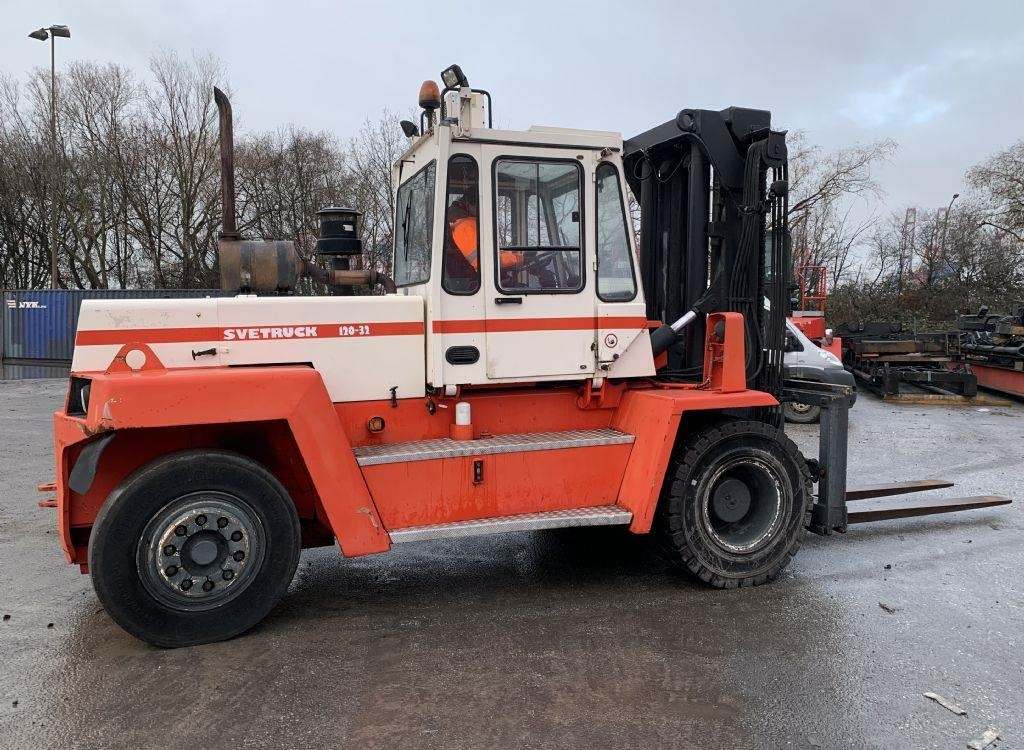 Svetruck 13,6-120-32 - Empilhador a diesel: foto 5 Svetruck 13,6-120-32 - Empilhador a diesel: foto 5