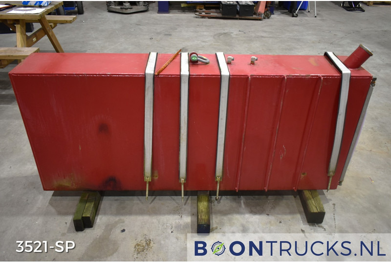 Onbekend BRANDSTOFTANK | L 30 x W 183 x H 77 cm * ca 400 L - Tanque de combustível: foto 1 Onbekend BRANDSTOFTANK | L 30 x W 183 x H 77 cm * ca 400 L - Tanque de combustível: foto 1