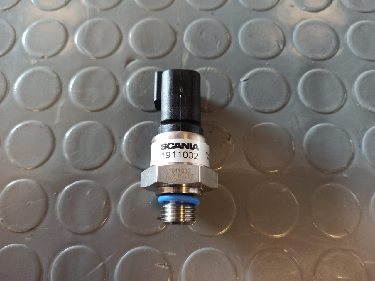 SCANIA EXHAUST GAS PRESSURE SENSOR 1911032 - Sensor para Camião: foto 1 SCANIA EXHAUST GAS PRESSURE SENSOR 1911032 - Sensor para Camião: foto 1