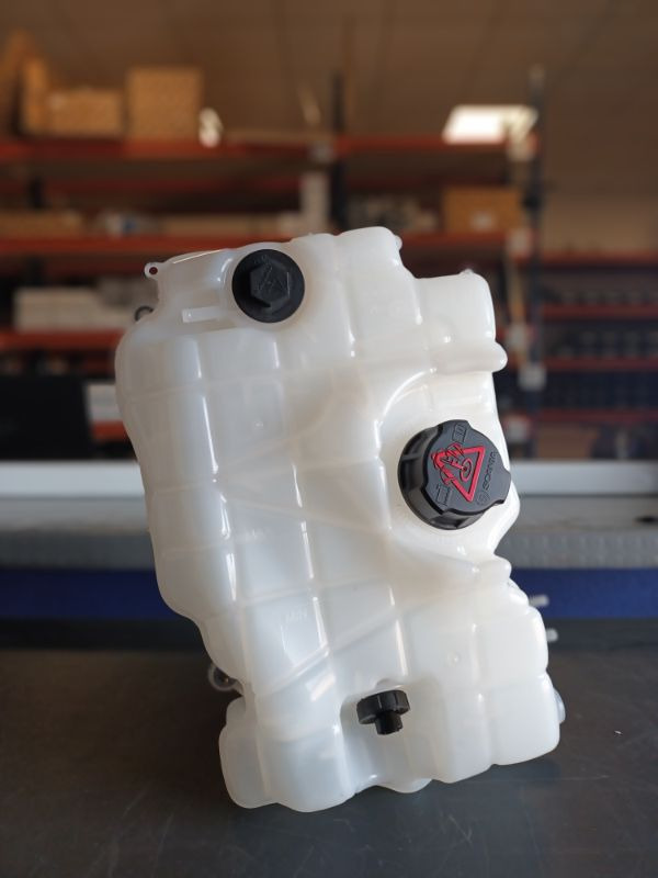 SCANIA EXPANSION TANK - 2545033 - Tanque de expansão para Camião: foto 1 SCANIA EXPANSION TANK - 2545033 - Tanque de expansão para Camião: foto 1