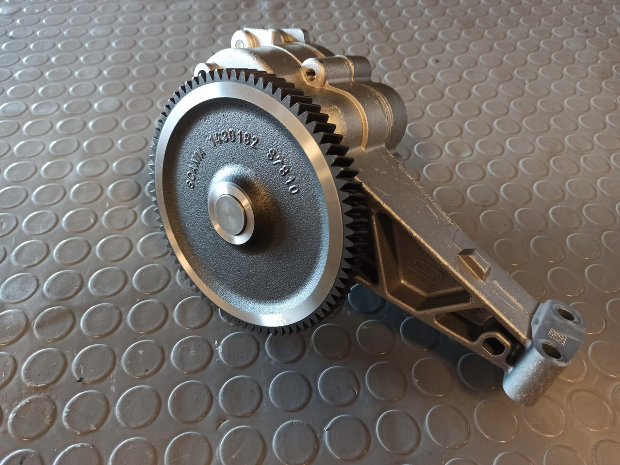 SCANIA NEW OIL PUMP DC13 - 2105497 - Bomba de óleo para Camião: foto 1 SCANIA NEW OIL PUMP DC13 - 2105497 - Bomba de óleo para Camião: foto 1