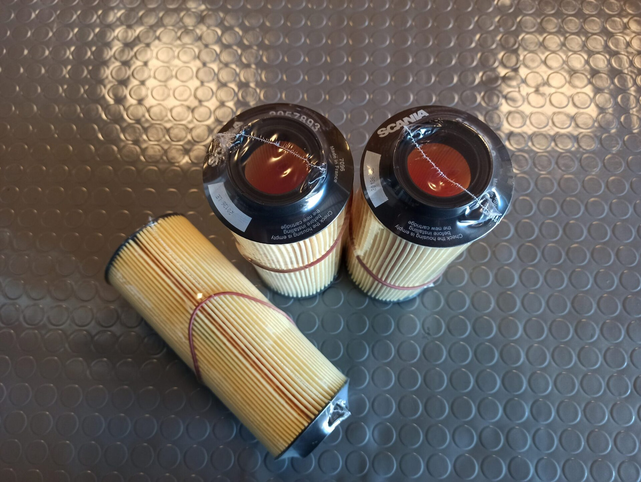 SCANIA OIL FILTER - 2057893 - Filtro de óleo para Camião: foto 1 SCANIA OIL FILTER - 2057893 - Filtro de óleo para Camião: foto 1