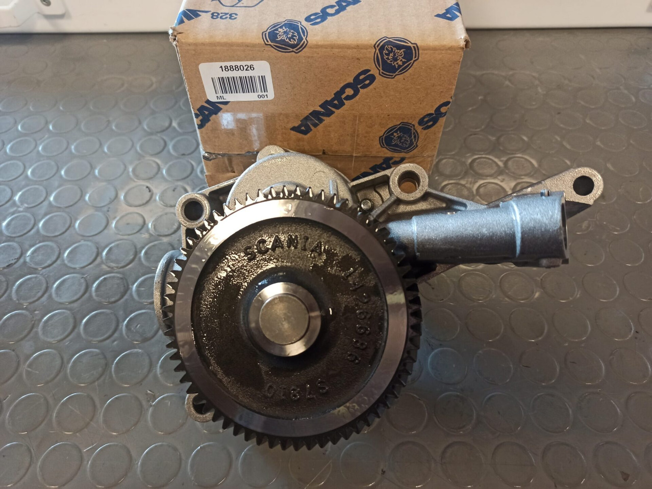 SCANIA OIL PUMP - 1888026 - Bomba de óleo para Camião: foto 1 SCANIA OIL PUMP - 1888026 - Bomba de óleo para Camião: foto 1