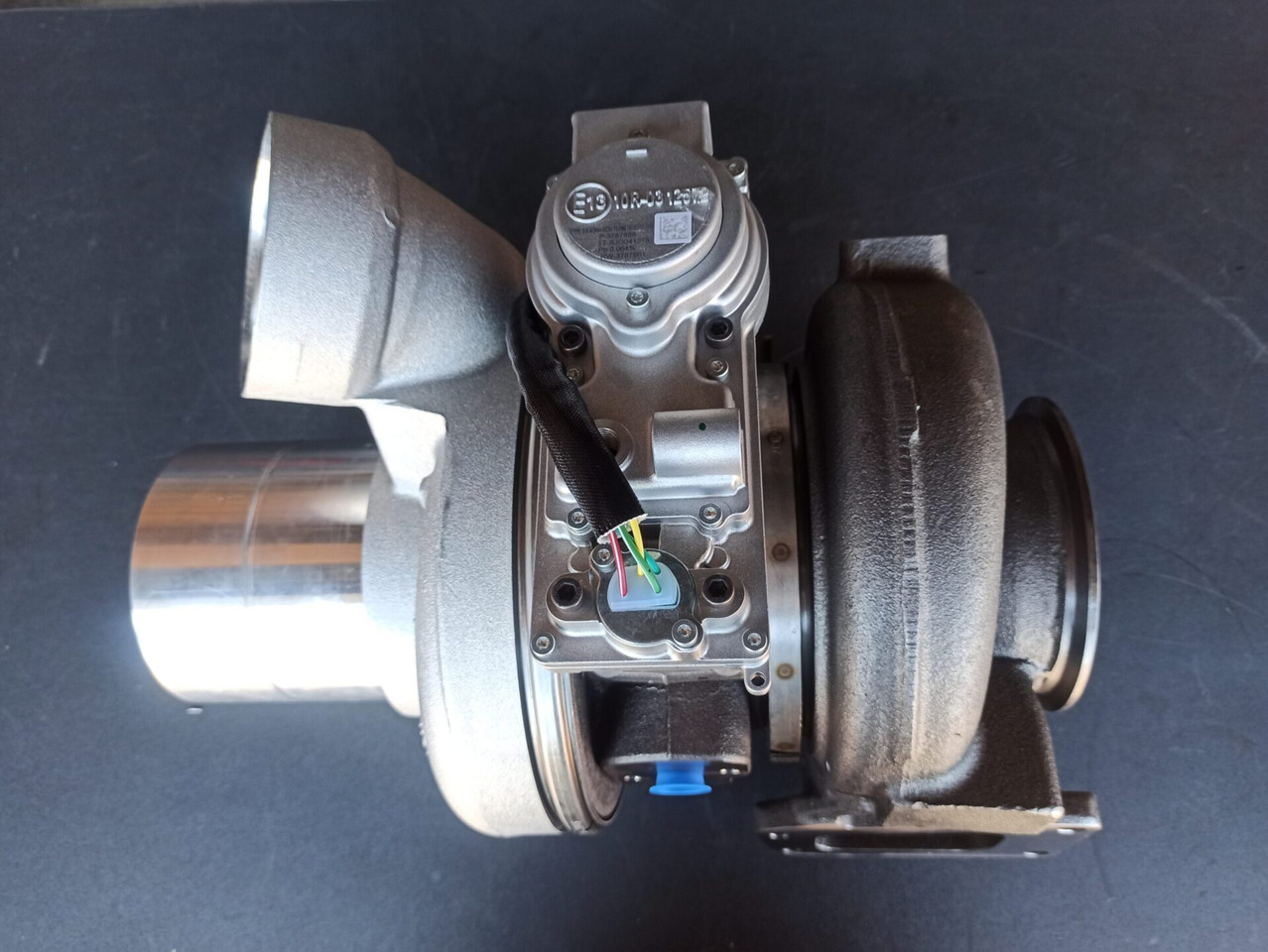 SCANIA TURBOCHARGER - 5351442 - Turbocompressor para Camião: foto 1 SCANIA TURBOCHARGER - 5351442 - Turbocompressor para Camião: foto 1