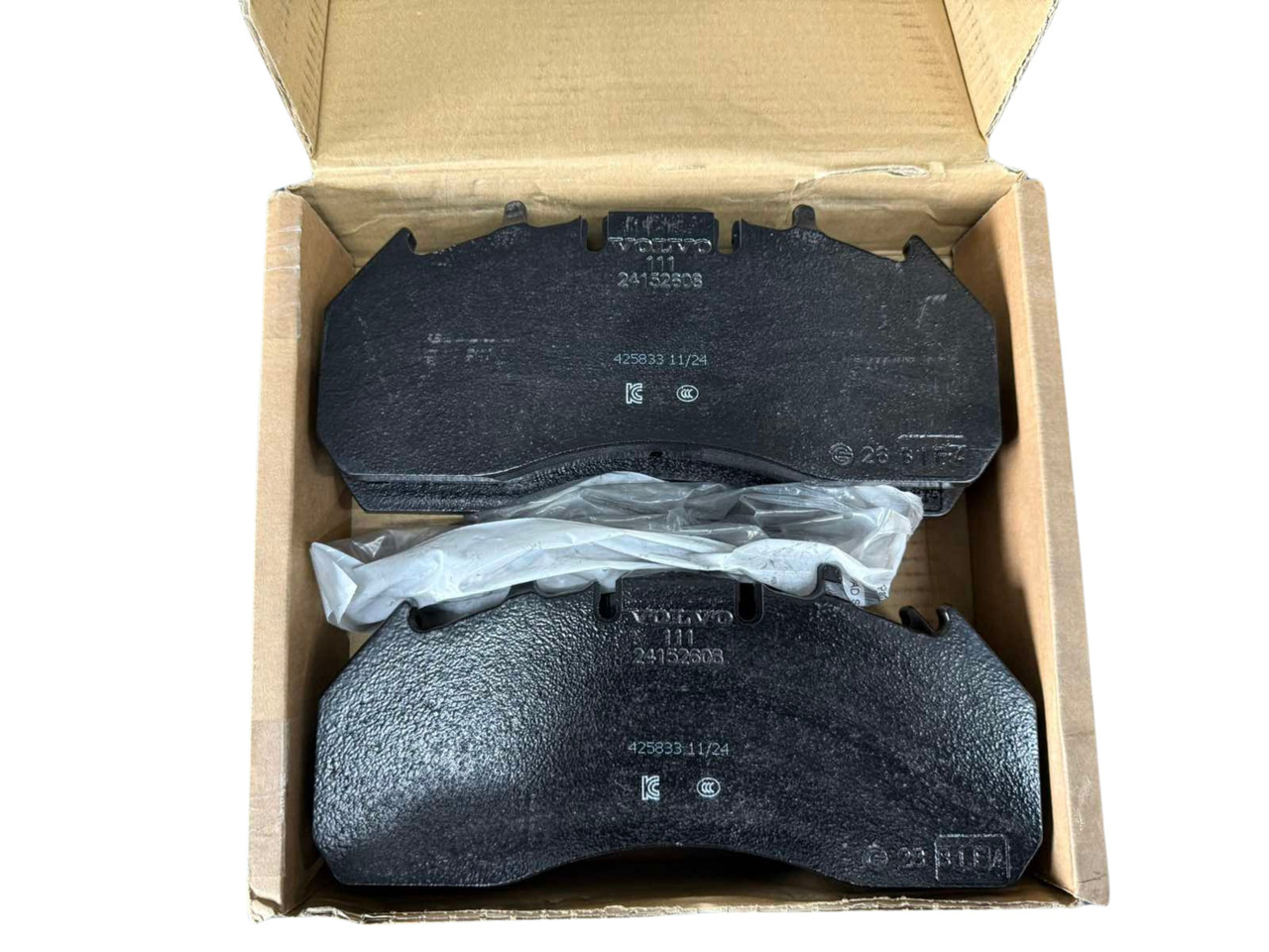 VOLVO BRAKE PADS 24204886 - Pastilhas de freio para Camião: foto 2 VOLVO BRAKE PADS 24204886 - Pastilhas de freio para Camião: foto 2