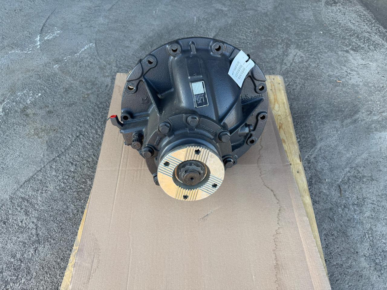 VOLVO Differential Groups 20701332 / 20487379 - Eixo e peças para Camião: foto 1 VOLVO Differential Groups 20701332 / 20487379 - Eixo e peças para Camião: foto 1