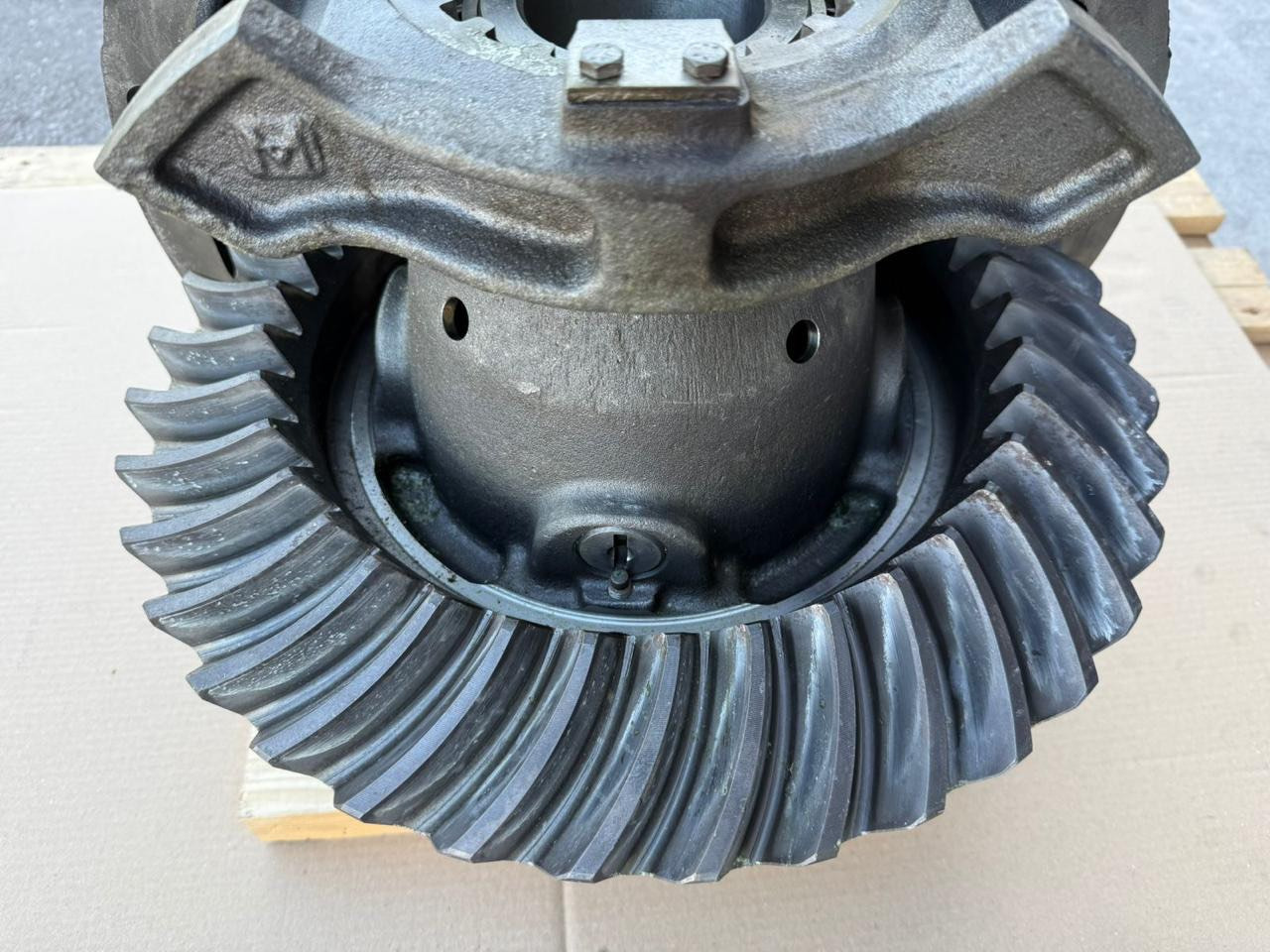 VOLVO Differential Groups 20864048 - Eixo e peças para Camião: foto 3 VOLVO Differential Groups 20864048 - Eixo e peças para Camião: foto 3