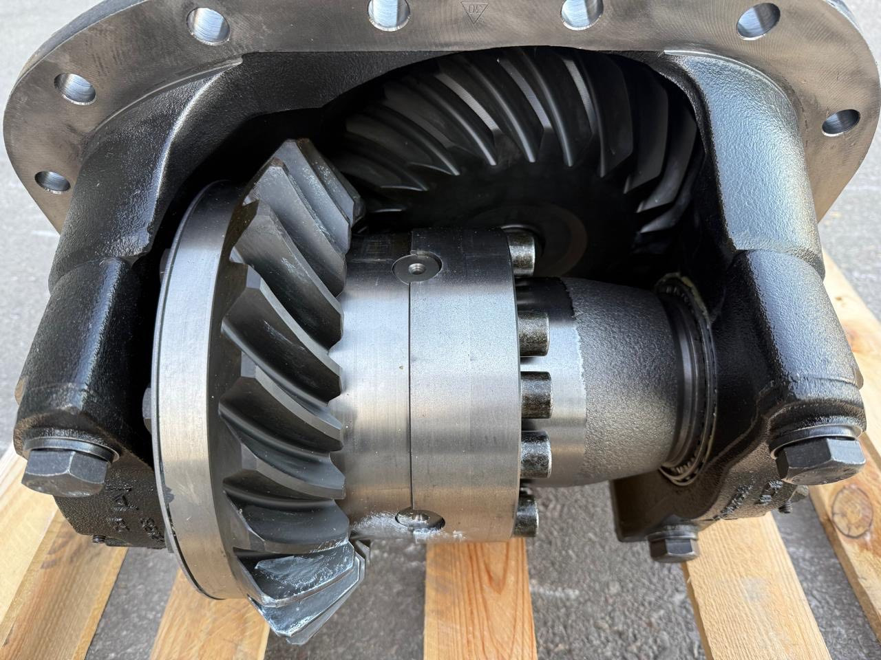 VOLVO Differential Groups Differential Groups - Eixo e peças para Camião: foto 5 VOLVO Differential Groups Differential Groups - Eixo e peças para Camião: foto 5