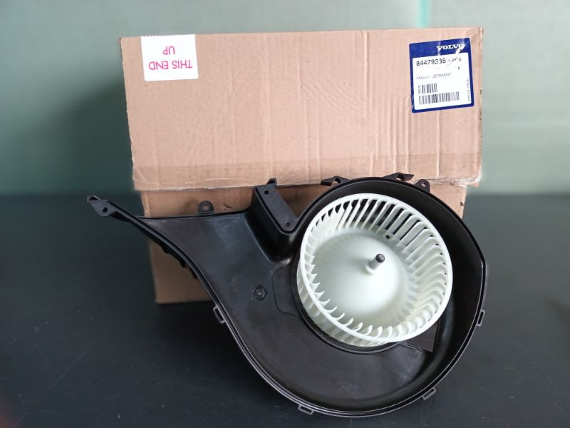 VOLVO FAN MOTOR - 84479335 - Ventilador para Camião: foto 1 VOLVO FAN MOTOR - 84479335 - Ventilador para Camião: foto 1