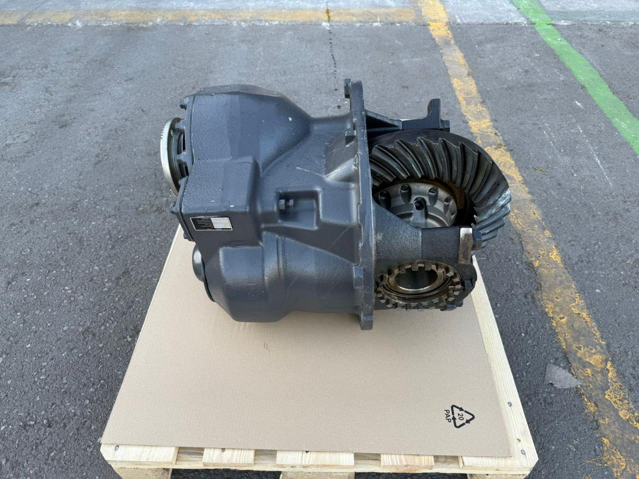 VOLVO Power Drive Diff group 20545464 - Eixo e peças para Camião: foto 2 VOLVO Power Drive Diff group 20545464 - Eixo e peças para Camião: foto 2