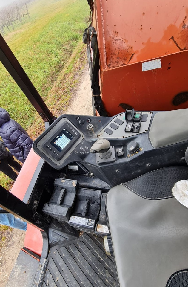 DITCH WITCH RT125 - Colocadora de tubagem: foto 5 DITCH WITCH RT125 - Colocadora de tubagem: foto 5