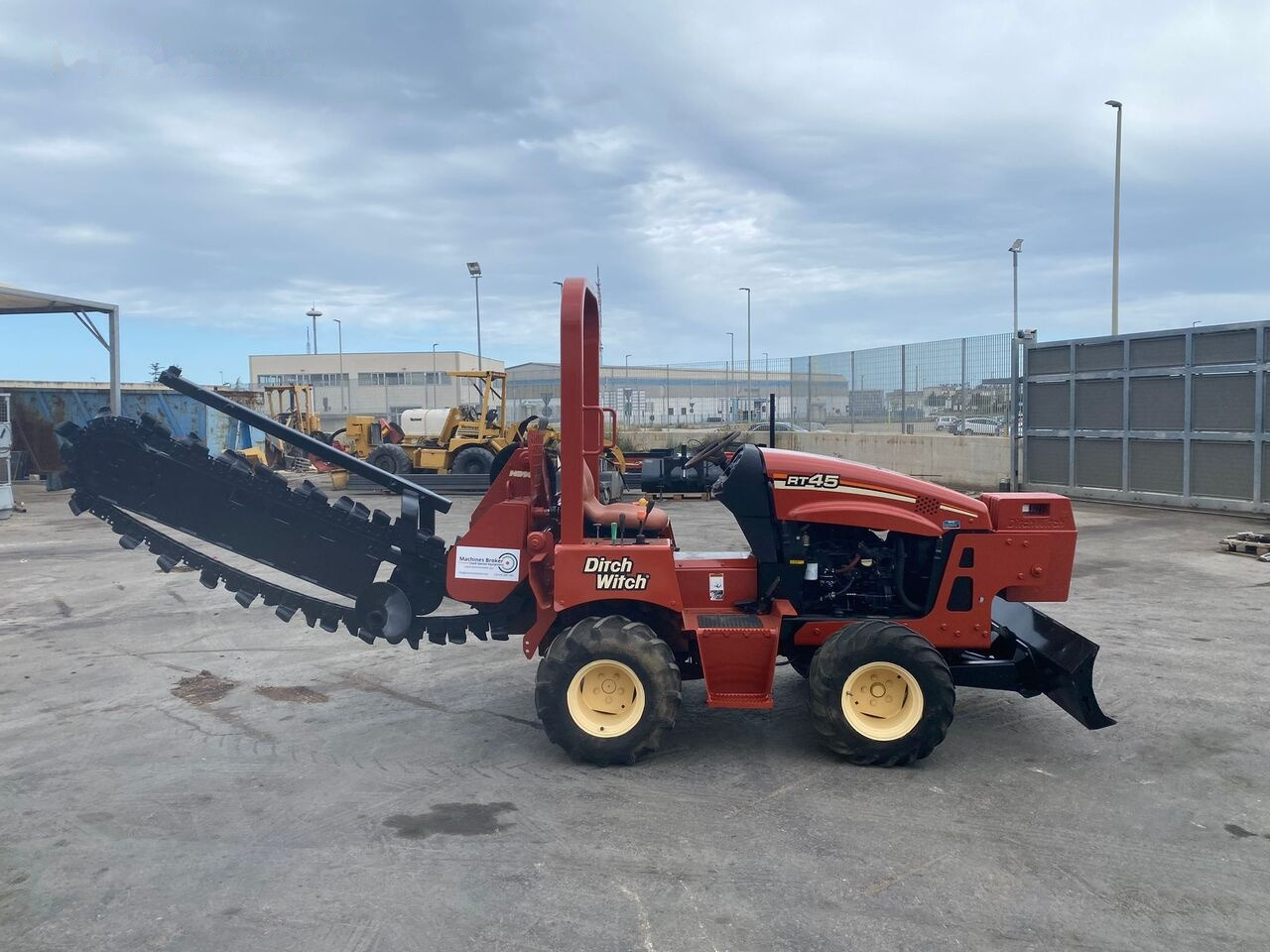 Ditch-Witch RT45 - Colocadora de tubagem: foto 4 Ditch-Witch RT45 - Colocadora de tubagem: foto 4