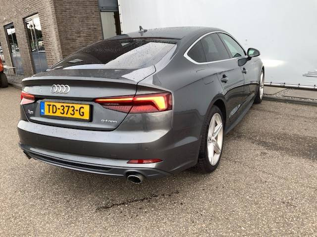 Sedan Audi A5 Sportback G-Tron S Line Edition: foto 7