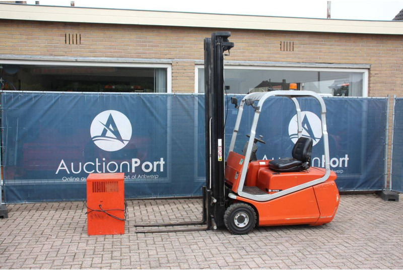 BT CB 15 T - Empilhador elétrico: foto 1 BT CB 15 T - Empilhador elétrico: foto 1