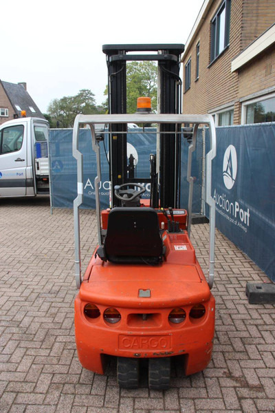 BT CB 15 T - Empilhador elétrico: foto 4 BT CB 15 T - Empilhador elétrico: foto 4