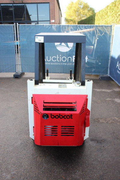 Bobcat 343 - Pá carregadora de rodas: foto 4 Bobcat 343 - Pá carregadora de rodas: foto 4