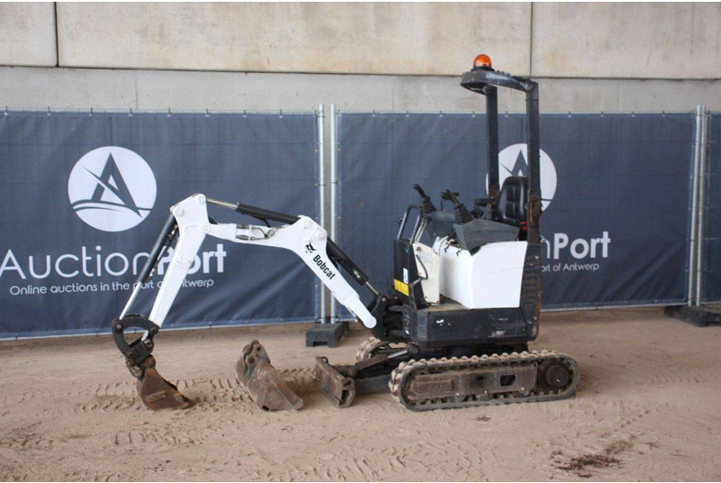 Bobcat E10Z - Mini escavadeira: foto 1 Bobcat E10Z - Mini escavadeira: foto 1