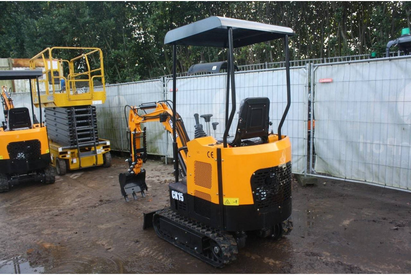 Captok 15 - Mini escavadeira: foto 3 Captok 15 - Mini escavadeira: foto 3