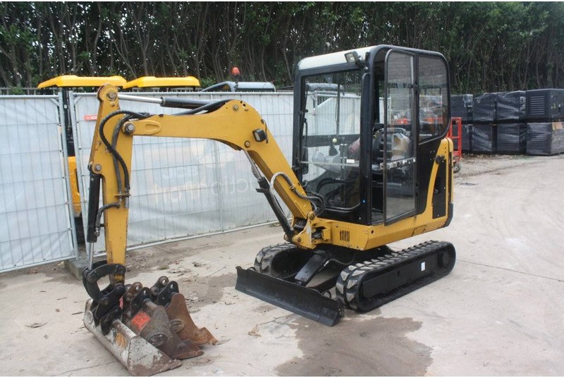 Caterpillar 301.8C - Mini escavadeira: foto 1 Caterpillar 301.8C - Mini escavadeira: foto 1