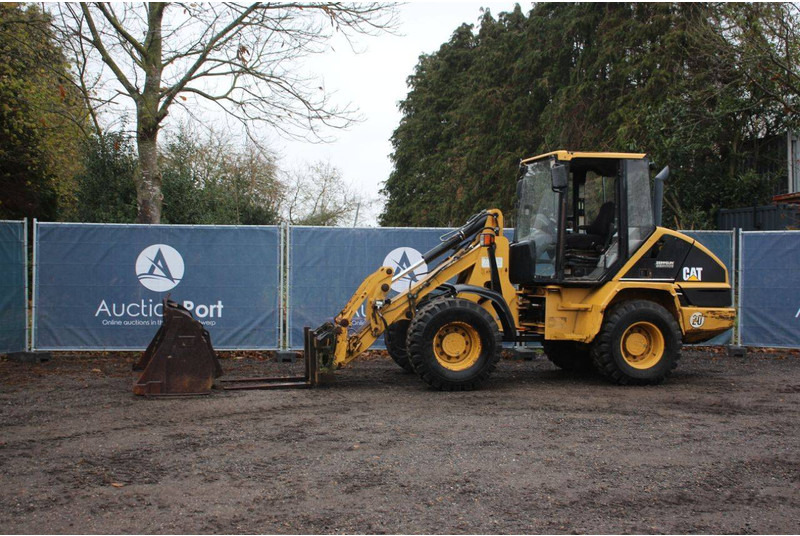 Caterpillar 908 - Pá carregadora de rodas: foto 1 Caterpillar 908 - Pá carregadora de rodas: foto 1