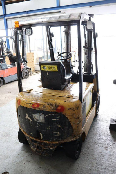 Caterpillar EP25KPAC - Empilhador elétrico: foto 5 Caterpillar EP25KPAC - Empilhador elétrico: foto 5