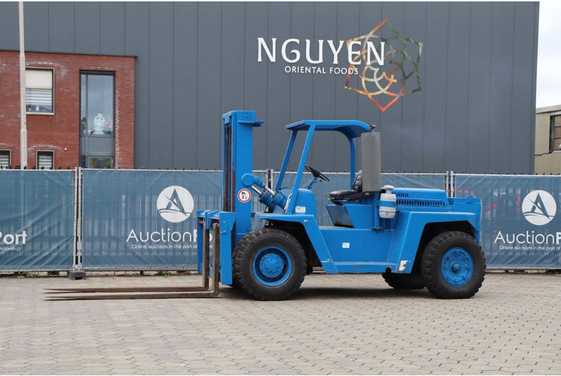 Clark DCY 160 - Empilhador a diesel: foto 1 Clark DCY 160 - Empilhador a diesel: foto 1