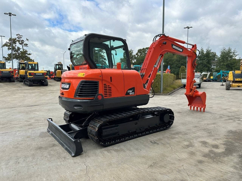 Doosan DX60 - Escavadora de rastos: foto 4 Doosan DX60 - Escavadora de rastos: foto 4