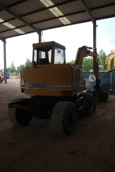 Etec 808 - Escavadeira de rodas: foto 5 Etec 808 - Escavadeira de rodas: foto 5