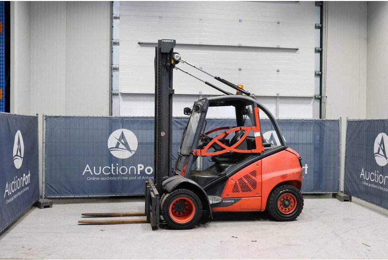 Fenwick-Linde H40D-02 - Empilhador a diesel: foto 1 Fenwick-Linde H40D-02 - Empilhador a diesel: foto 1