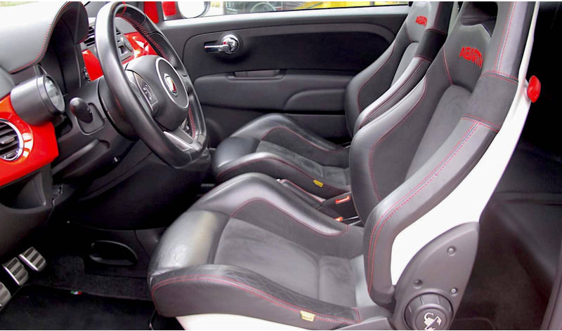 Fiat 500 Abarth Tributo Ferrari (limited 142/200) - Sedan: foto 4 Fiat 500 Abarth Tributo Ferrari (limited 142/200) - Sedan: foto 4