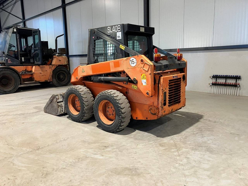 Fiat Kobelco SL 0BH - Pá carregadora de rodas: foto 3 Fiat Kobelco SL 0BH - Pá carregadora de rodas: foto 3