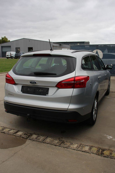 Ford Focus - Sedan: foto 5 Ford Focus - Sedan: foto 5