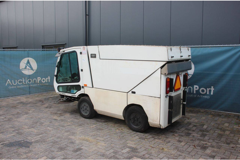 HMF 214 - Varredora urbana: foto 3 HMF 214 - Varredora urbana: foto 3