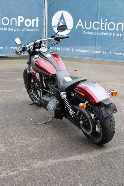 Harley-Davidson Dyna Street Bob - Motocicleta: foto 4 Harley-Davidson Dyna Street Bob - Motocicleta: foto 4