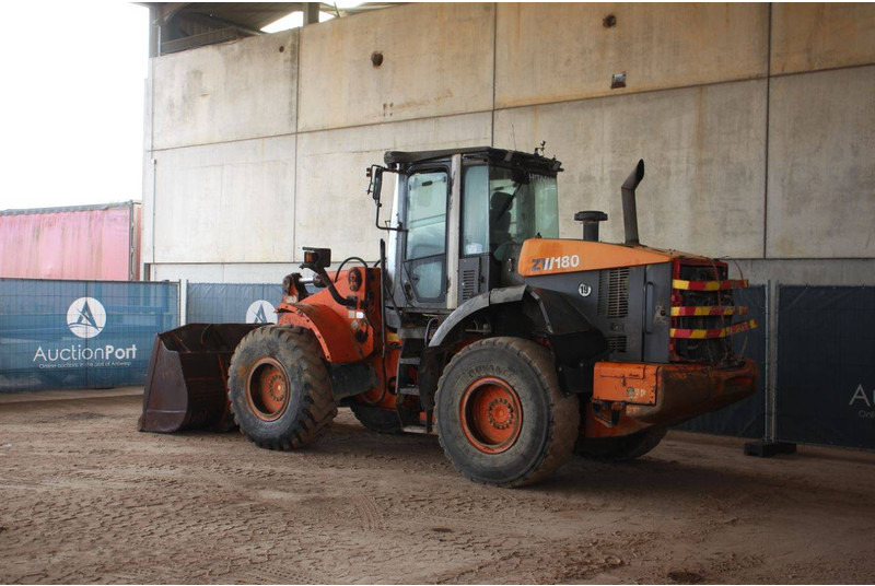 Hitachi ZW180 - Pá carregadora de rodas: foto 3 Hitachi ZW180 - Pá carregadora de rodas: foto 3