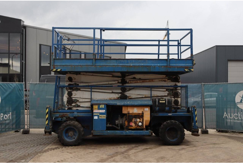 Holland lift COMBISTAR B-195DL25-4WD/P/N - Plataforma de Tijera/ Plataforma de tesoura: foto 2 Holland lift COMBISTAR B-195DL25-4WD/P/N - Plataforma de Tijera/ Plataforma de tesoura: foto 2