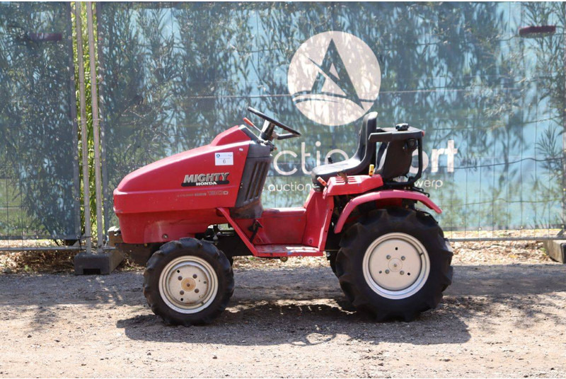 Honda RT130D - Trator: foto 2 Honda RT130D - Trator: foto 2
