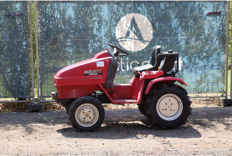 Honda RT130D - Trator: foto 1 Honda RT130D - Trator: foto 1