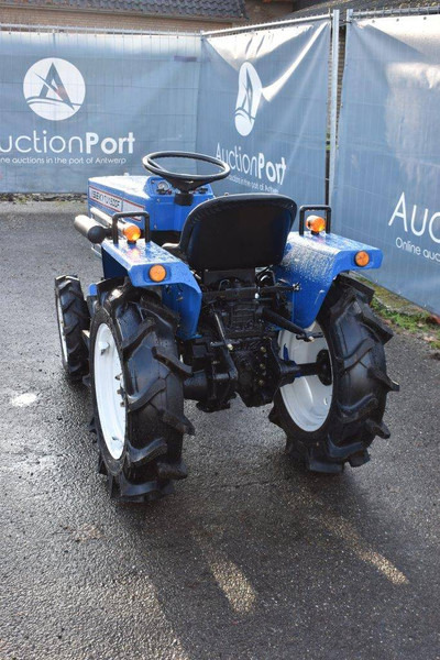 Iseki TU1500F - Trator: foto 4 Iseki TU1500F - Trator: foto 4