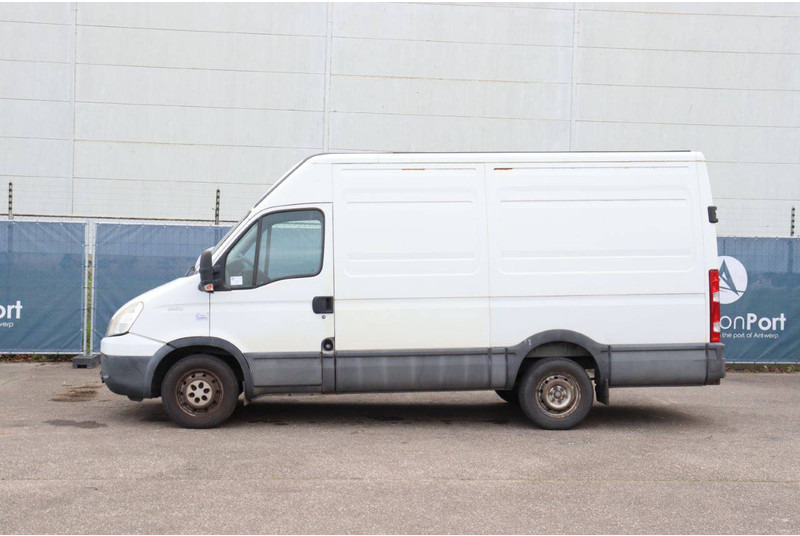 Iveco Daily 35S13 - Furgão: foto 2 Iveco Daily 35S13 - Furgão: foto 2